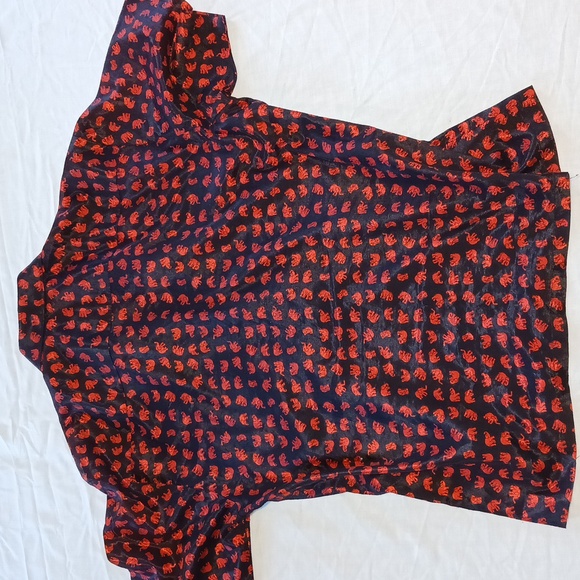 GUC Thai Silk Men's Black w/ Red Elephant Patterned Shirt size XL BEAUTIFUL!! - Picture 7 of 8